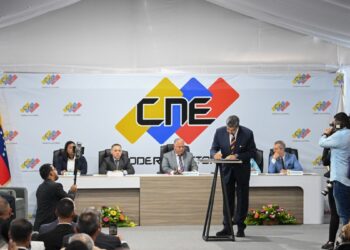 Maduro acusa a dos candidatos opositores de pretender cantar fraude en las elecciones presidenciales 