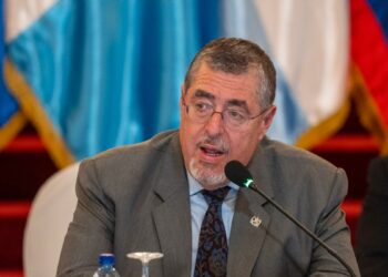 Presidente de Guatemala anuncia entrega de ayuda por casi 15 millones de dólares a familias pobres