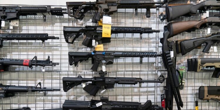 La violencia causada por el uso de armas de fuego en Estados Unidos ha sido declarada crisis de salud pública.