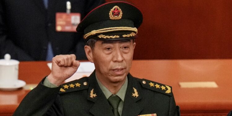 Un exministro chino de Defensa es expulsado del Partido Comunista por acusaciones de corrupción