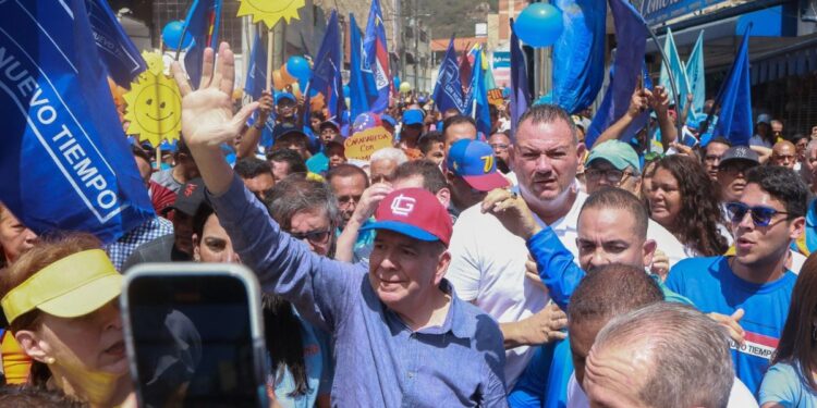 Edmundo González Urrutia supera a Maduro por más de 20 puntos, según sondeos
