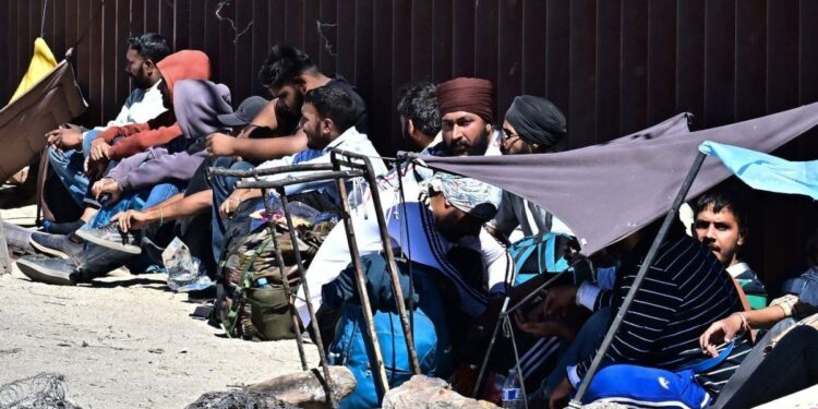 Restricciones al asilo de Biden saturan albergues en México