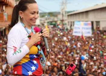 María Corina Machado visita zona del llano venezolano pese a amenazas de muerte