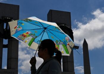 Más de 125 millones de estadounidenses están bajo alerta de calor extremo y poniendo a prueba el sistema eléctrico