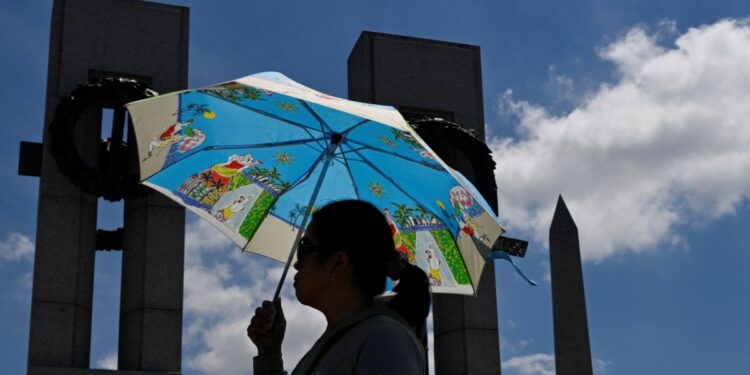 Más de 125 millones de estadounidenses están bajo alerta de calor extremo y poniendo a prueba el sistema eléctrico