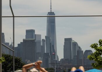Con el inicio oficial del verano, EEUU enfrenta una fuerte ola de calor que está rompiendo récords y que se inició hace un par de semanas.