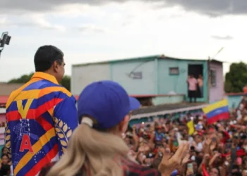 Maduro: Si se comen la luz, el pueblo a la calle a defender la paz y la democracia