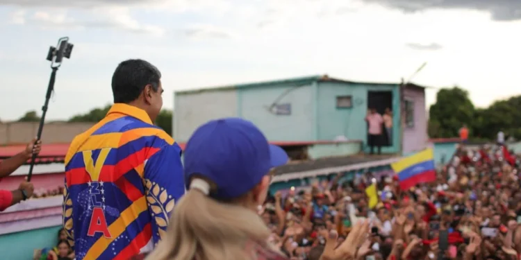 Maduro: Si se comen la luz, el pueblo a la calle a defender la paz y la democracia