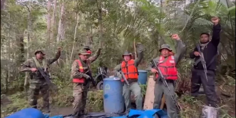 FANB desmanteló y destruyó material empleado para la minería ilegal en el sector San Antonio en Amazonas