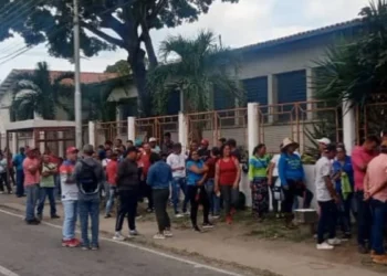Yaracuyanos colman centros de votación para participar en el simulacro electoral