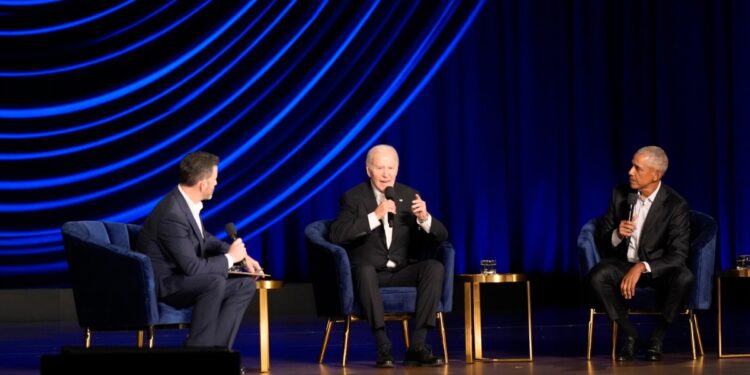 George Clooney y Julia Roberts ayudan a Biden a recaudar fondos en evento con serias advertencias sobre Trump