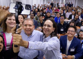 Candidato opositor de Venezuela denuncia detención de tres dirigentes políticos