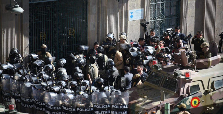 El presidente Arce pide a los bolivianos movilizarse contra el golpe de Estado y defender la democracia