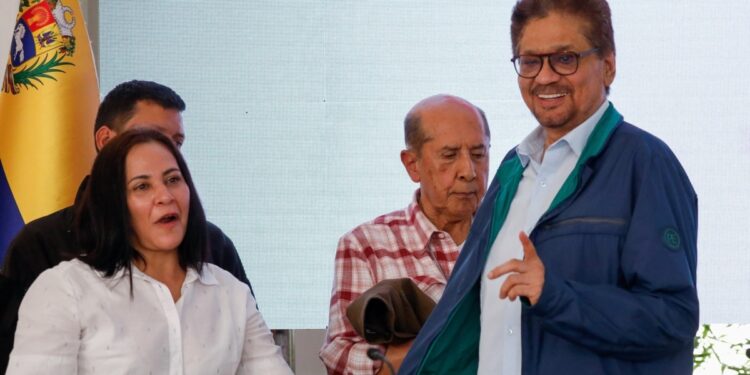 General publica noticia falsa sobre oposición. “Iván Márquez” reaparece en Caracas.