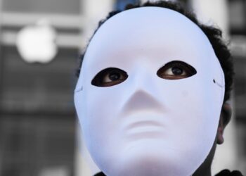 EEUU prohíbe importaciones de calzado, mariscos y aluminio chinos por la mano de obra uigur