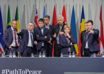 Rusia asegura que mantiene abiertos sus contactos militares y diplomáticos con EEUU