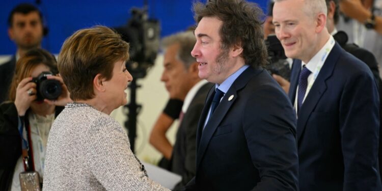 Directora del FMI se compromete a apoyar esfuerzo de Milei por estabilizar Argentina