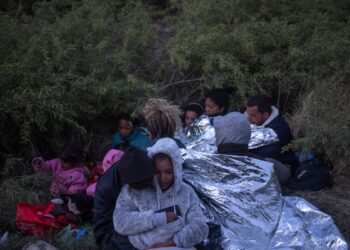 Personas de 177 naciones cruzan México para llegar a la frontera con EEUU