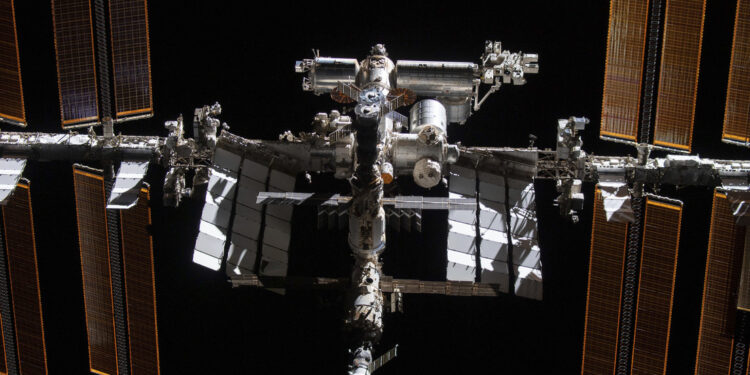 La NASA elige a SpaceX para crear una nave espacial que pondrá fin a la EEI