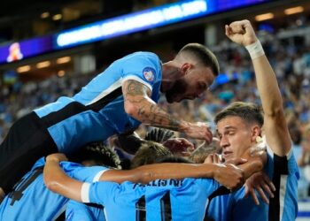 Uruguay se presenta en Copa América con goleada ante Panamá