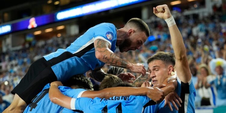 Uruguay se presenta en Copa América con goleada ante Panamá