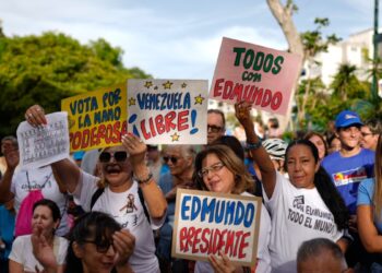 Arrestos e inhabilitaciones de opositores marcan la campaña presidencial en Venezuela