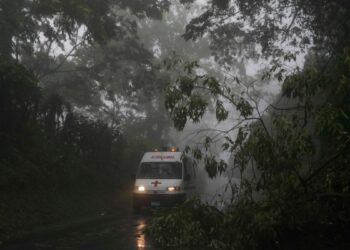 Se elevan a 13 los muertos por las lluvias torrenciales en El Salvador