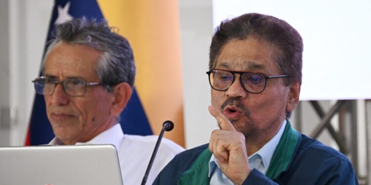 Disidencia FARC declara cese unilateral del fuego tras ciclo de diálogo con gobierno colombiano