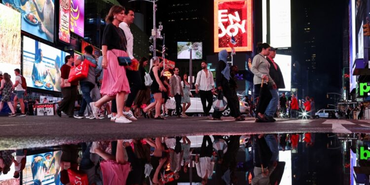 Las esposas de Enrique VIII regresan a Washington