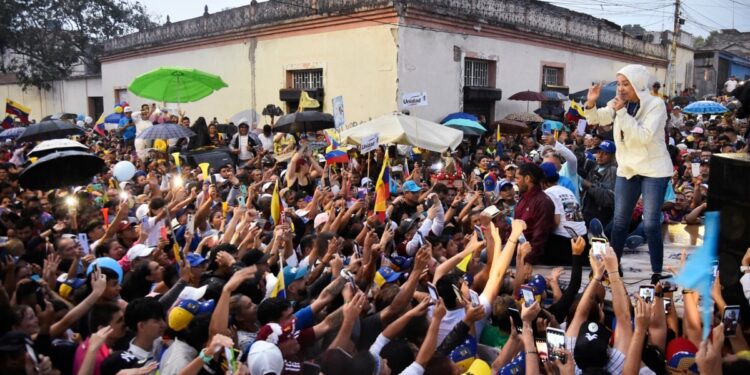 Machado dice que falta 1 mes para “ganar”. Nombran 3 nuevos obispos.