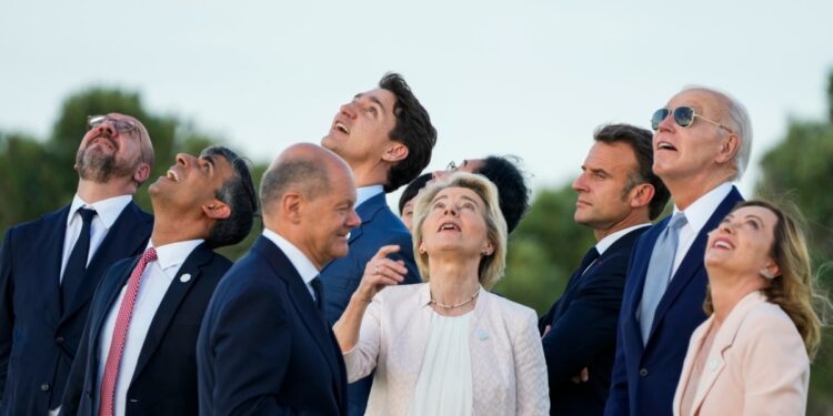 Líderes del G7 acordaron hacer un préstamo a Ucrania por 50 mil millones de dólares este año, respaldado por las ganancias de activos rusos.