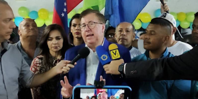 César Pérez Vivas denunció que el Gobierno usa el Seniat para perjudicar a su familia