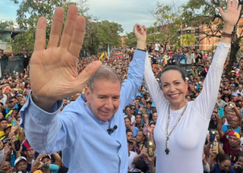 Edmundo González ya se encuentra en Puerto Ordaz para reunirse con trabajadores de Guayana