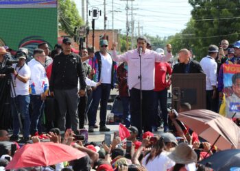 Maduro visita nuevamente el Zulia: ordena asfaltado y recuperación del Hospital de Cabimas
