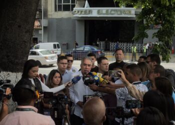 Luis Eduardo Martínez invita a participar en simulacro electoral: «A votar y a prepararse para construir una nueva Venezuela en paz»