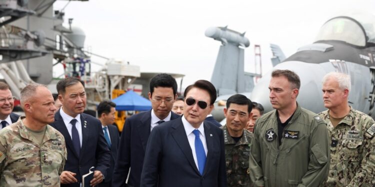 Seúl advierte que Corea del Norte disparó misil balístico hacia el mar