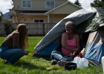 Corte Suprema EEUU autoriza que ciudades prohíban que personas sin hogar duerman al aire libre