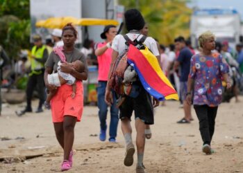 Colombia legalizará hasta 540.000 venezolanos tutores de menores de edad