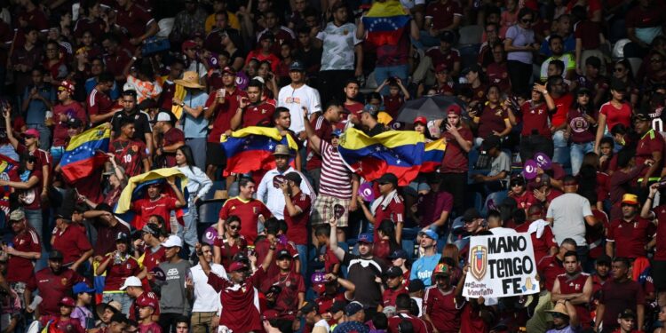 ¿Cuál jugador fue el que más llevaron los venezolanos en sus camisetas en el juego contra Ecuador?