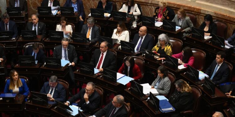 Reformas de Milei enfrentan prueba en el Senado