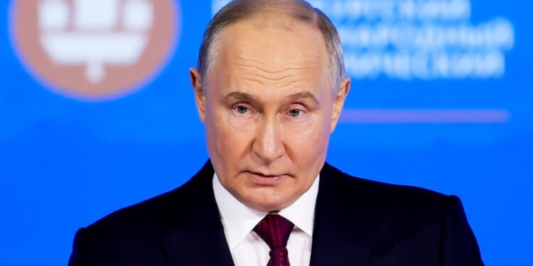 El presidente Vladimir Putin llega a Pyongyang en una histórica visita