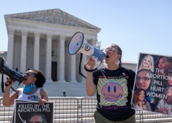 Corte Suprema de EEUU por unanimidad retiene acceso a medicación abortiva, rechaza demanda de activistas antiaborto