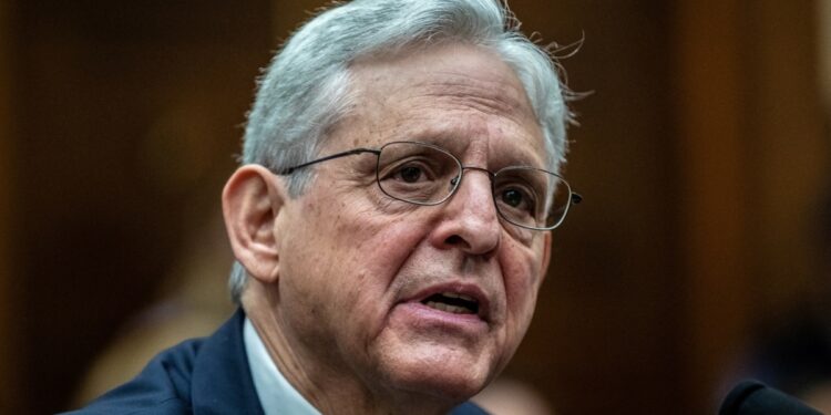 Depto. Justicia EEUU no presentará cargos de desacato contra su secretario Merrick Garland