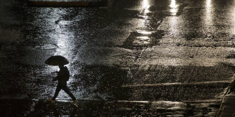 Más de 550 viviendas dañadas y centenares de personas aisladas por las fuertes lluvias en Chile