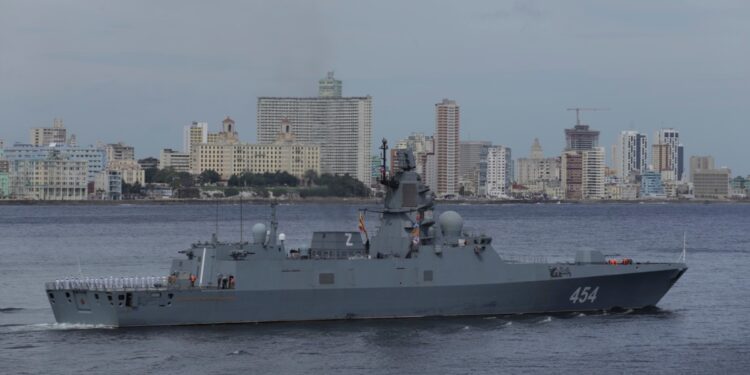 Flota rusa se retira de puerto de La Habana tras visita de cinco días