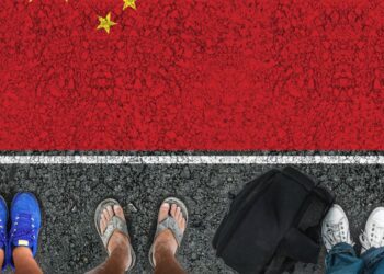 Ecuador impone visa a chinos por aumento de migración irregular