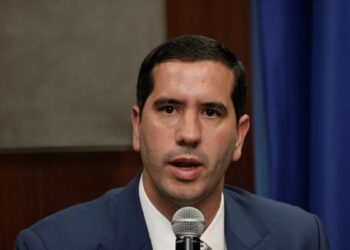 Ecuador sufre corte de energía a nivel nacional debido a una falla de transmisión