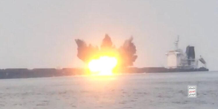 Hutíes reivindican ataque a portaaviones de EEUU en el mar Rojo y a otro buque en el mar Arábigo