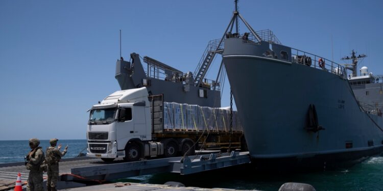 EEUU retira muelle flotante en Gaza por mal clima y podría no reinstalarlo, dicen funcionarios