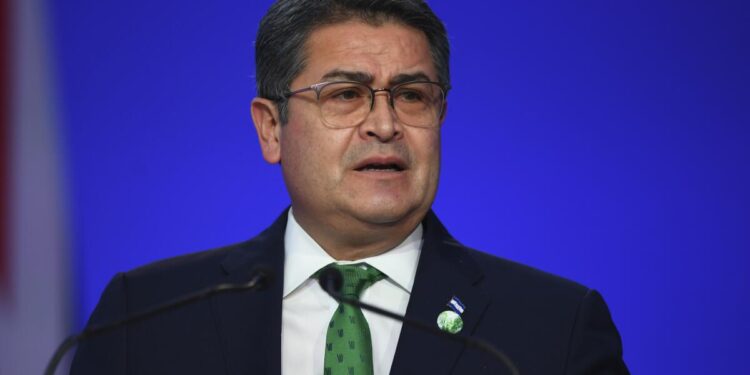 El expresidente hondureño Hernández es condenado a 45 años de cárcel en Nueva York